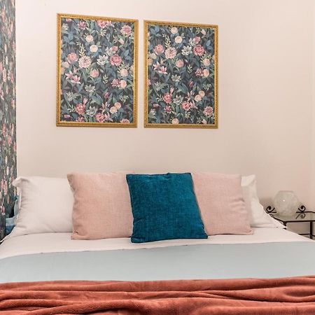 Appartamento Flora Metro Vittorio Рим Екстер'єр фото